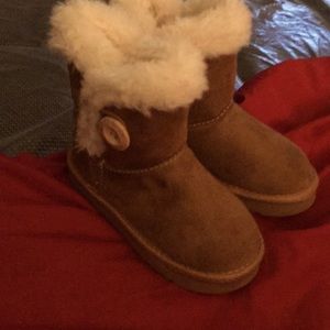 Toddler fur boots